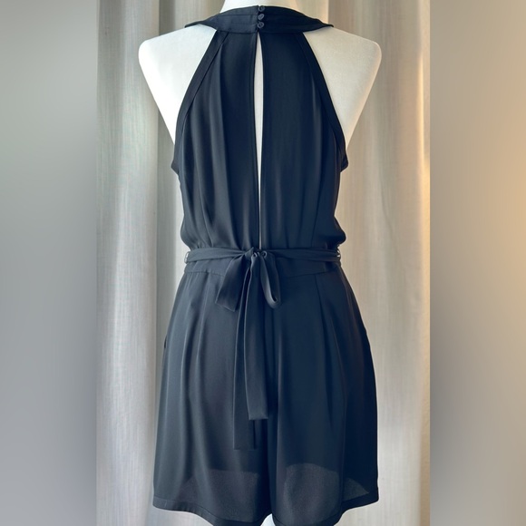 New Bcbgmaxazria Crisscross Romper - Picture 4 of 8